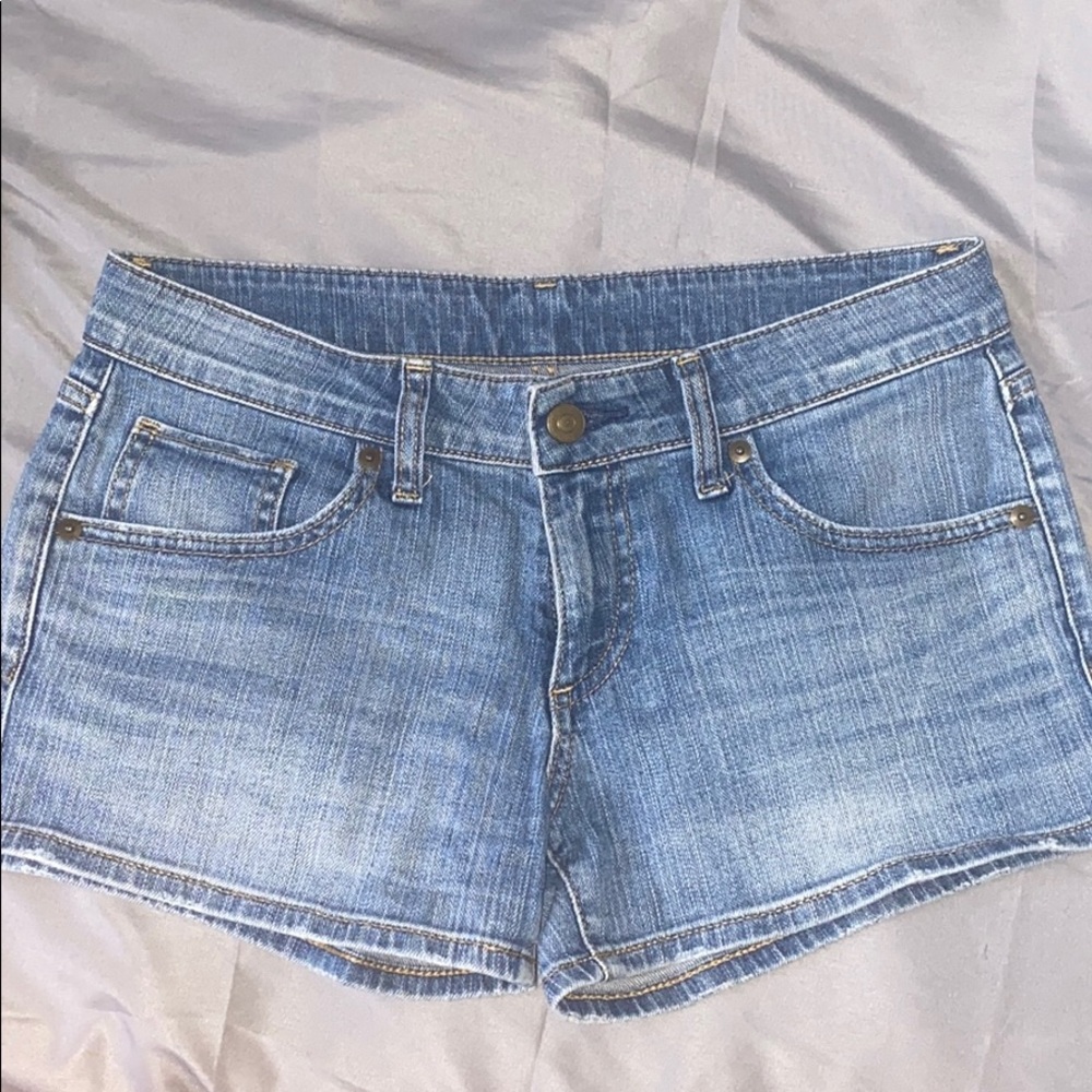 UNIQLO denim shorts